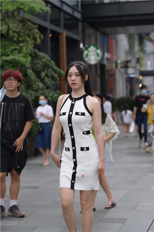 8245nqxanc0x4ms.jpg