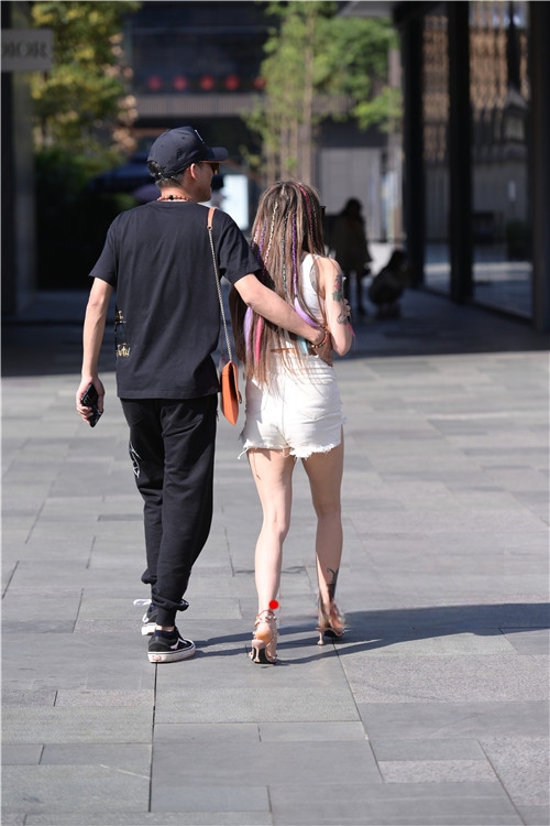 80871h55pj3pvga.jpg