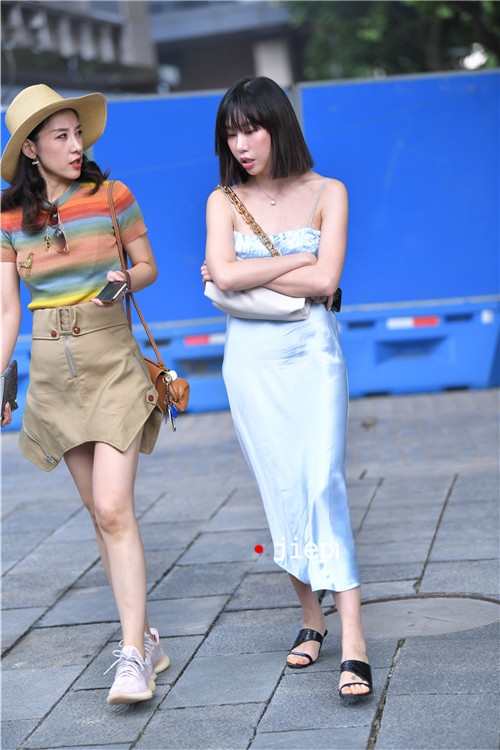 7952kqh4roy1dvh.jpg