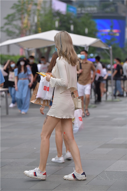7946ivqskklbi52.jpg