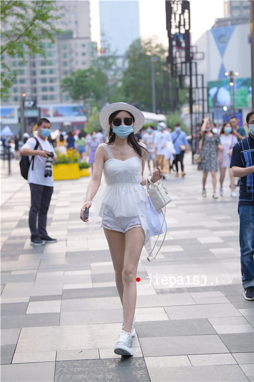 7931jjqp11dvydg.jpg