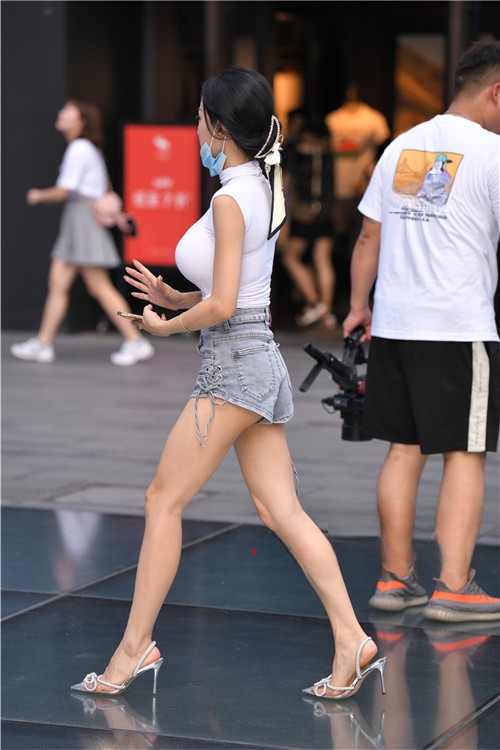 7642q0og1ndc0d1.jpg