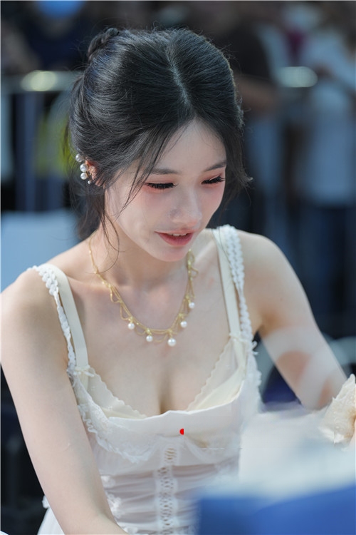 32991iqrdzy5ebdn.jpg