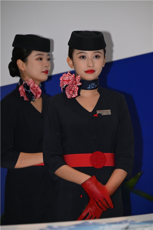 32437qr1vuhugxdn.jpg