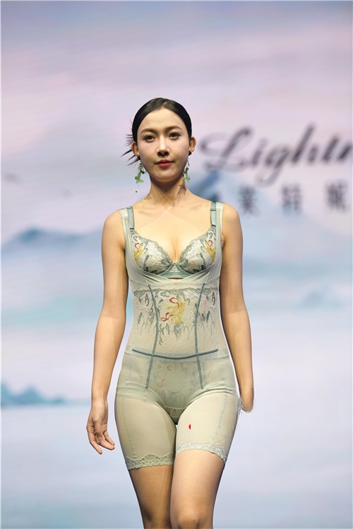 23416yl2kp4nb00w.jpg