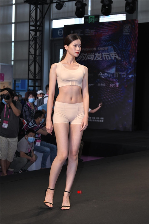 20911daee02gf5cb.jpg