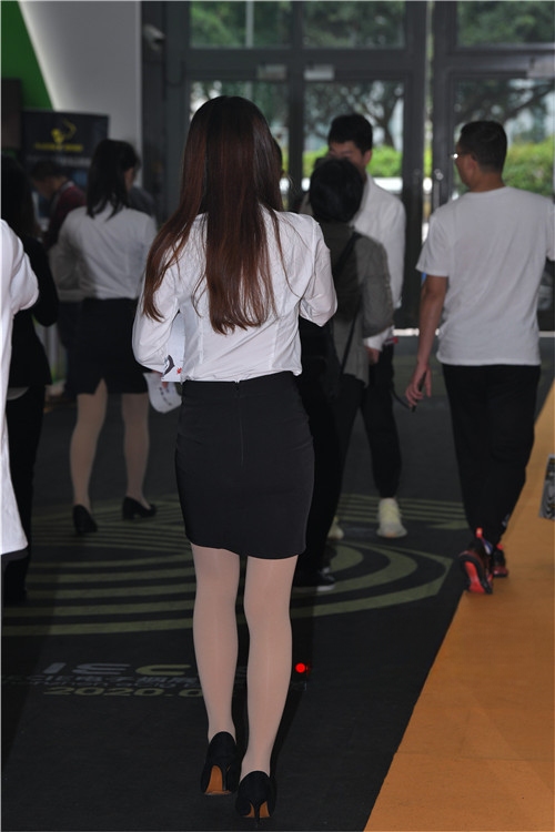 10699bgn355s3kaf.jpg