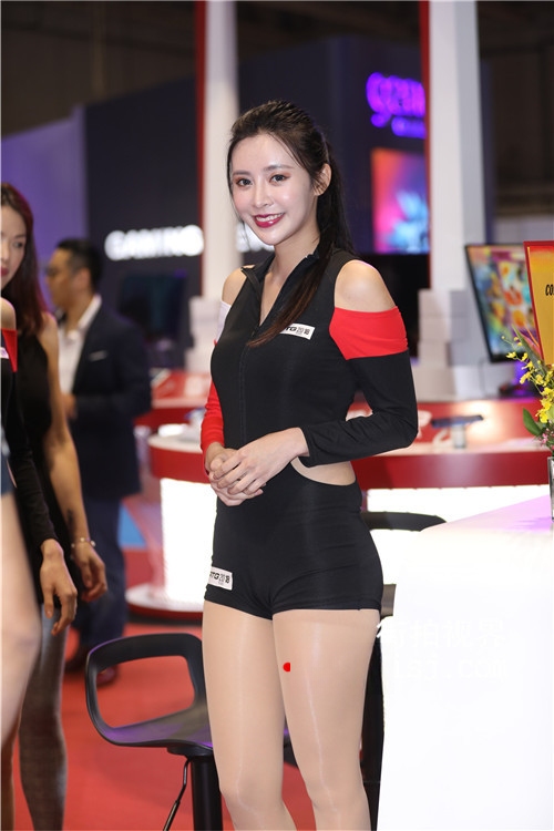 10697huhephoos5l.jpg
