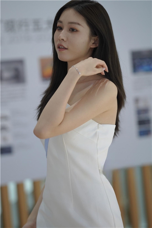 9188f4egtgldv5r.jpg