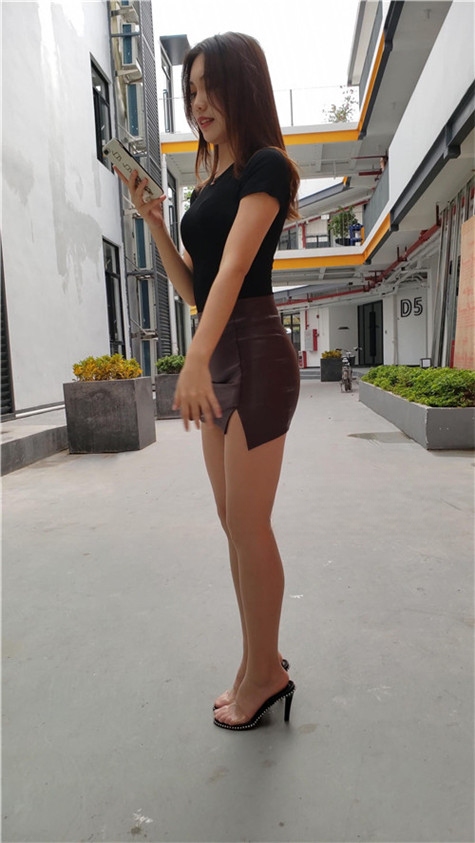 5921gtcch0rxbq1.jpg