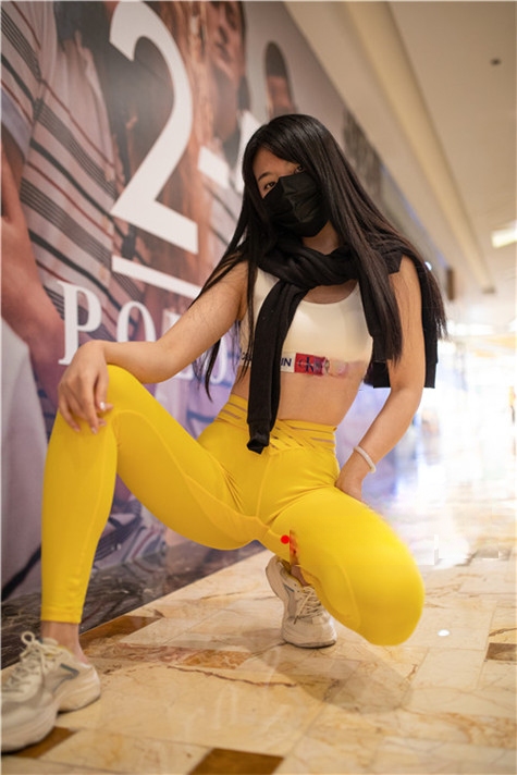5850ptclr3jucgx.jpg