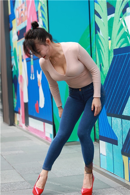 3241p2zz4uhps5r.jpg