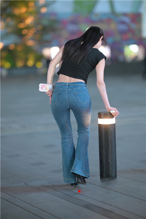 30775x55dknoj0cl.jpg