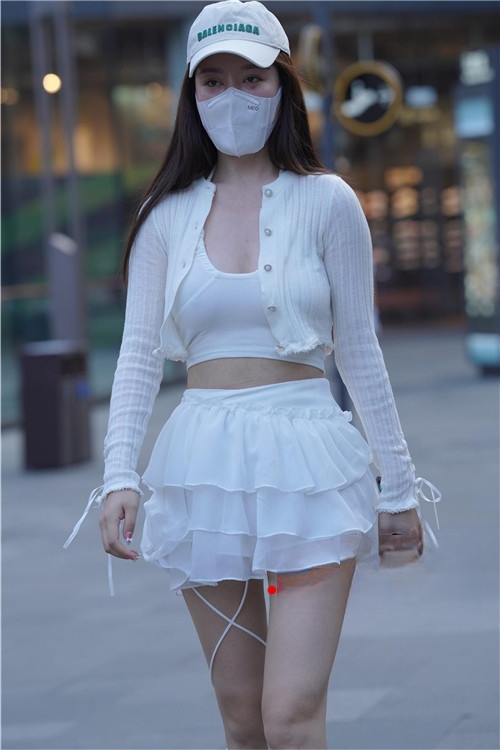 9943huessxq3j4a.jpg