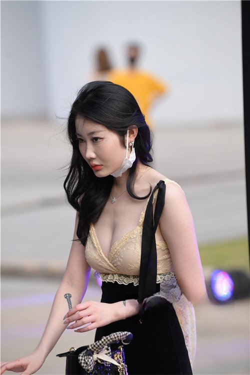 9741rh1czjvldbw.jpg