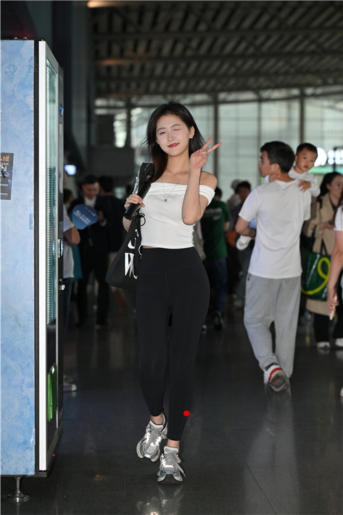 26084tbvf3kzv12d.jpg