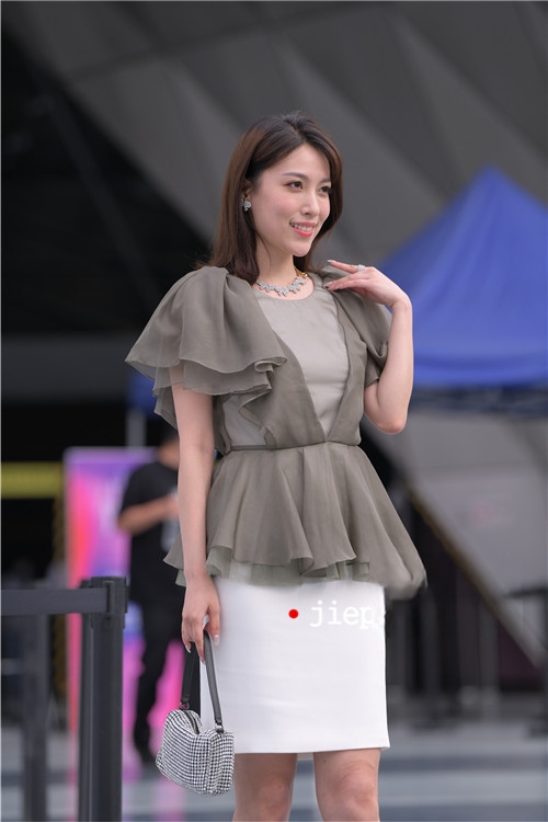 8044blli1pclfp5.jpg