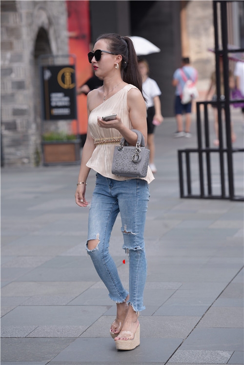 7922kxjrqirth5d.jpg