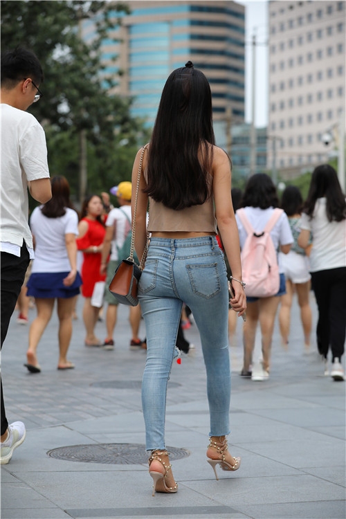 7783a4kq2aczrbf.jpg
