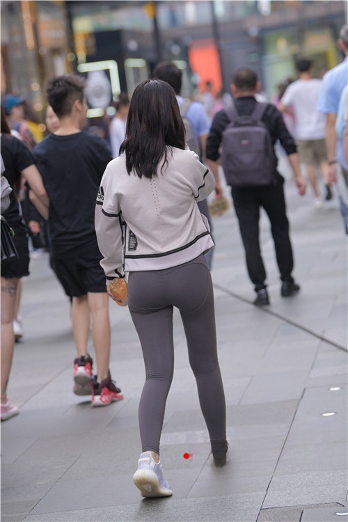 29437sg5mjdqyyhb.jpg