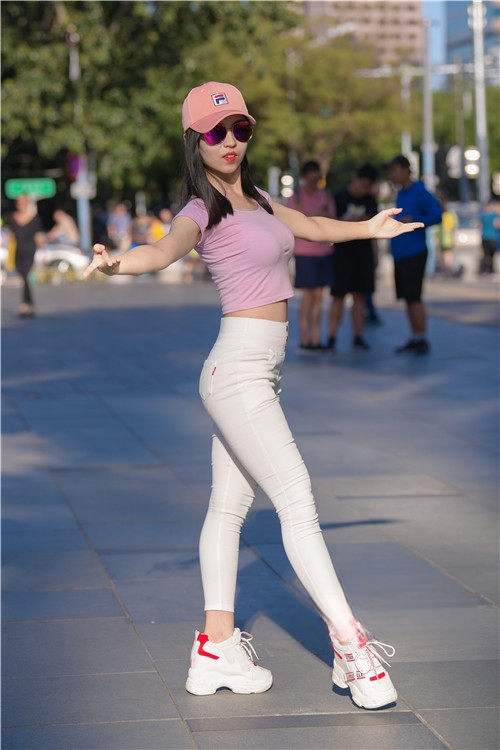 288861vovdgqwzdx.jpg