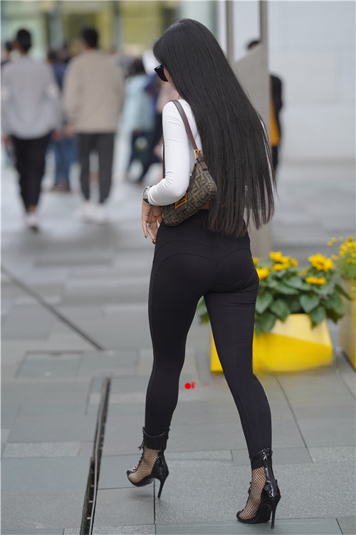 7570ddkeg40d1a3.jpg