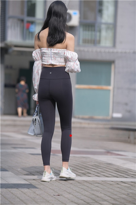 6818lehlycfqxm1.jpg