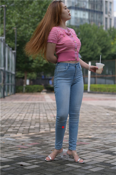 6923ujphf0105ky.jpg