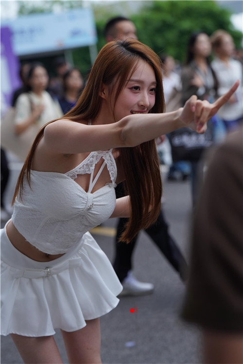 3240621mc12lyxro.jpg