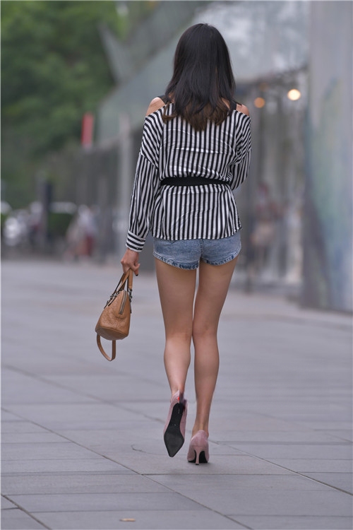 8513ibzznss3qx3.jpg