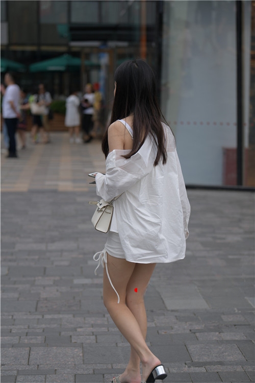 8486uu5svko330q.jpg