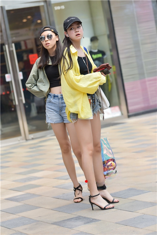 8419g54ntvn0lom.jpg