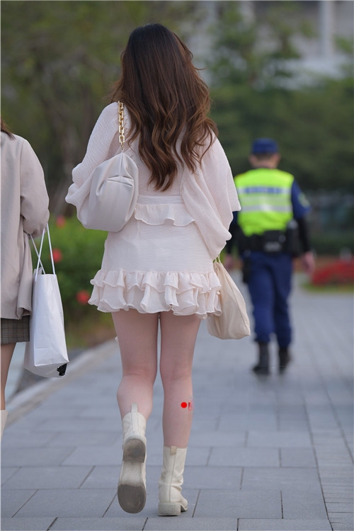 8872zlz1q5g5sze.jpg