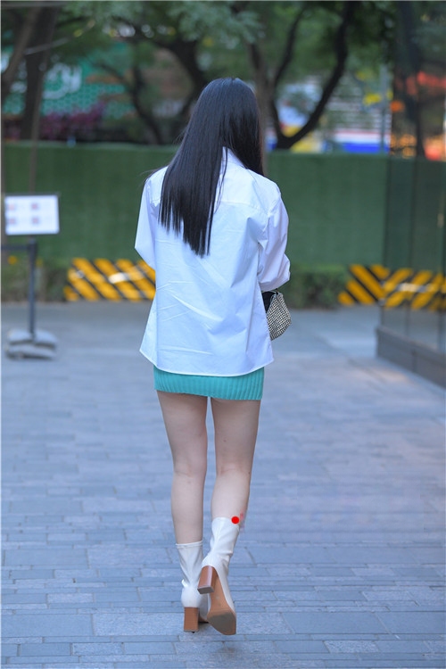 8689gblr4k1eafv.jpg