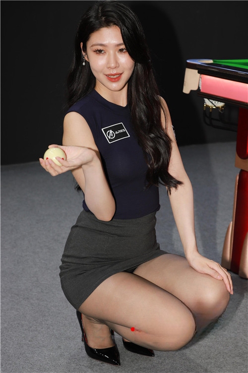 318784kt4vxhojdf.jpg
