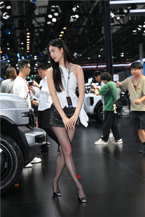 236010ety4bxorsq.jpg