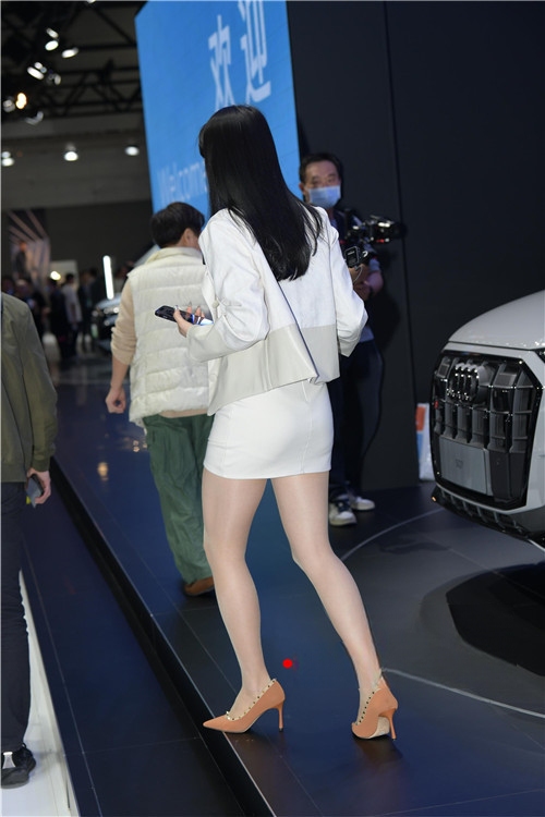 23698kbxk2hfrrt5.jpg