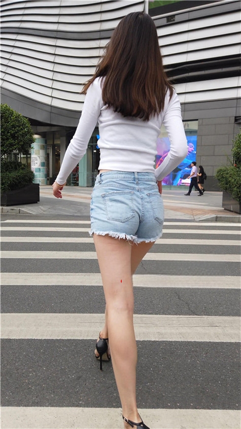 5647zzm1cymgbtu.jpg