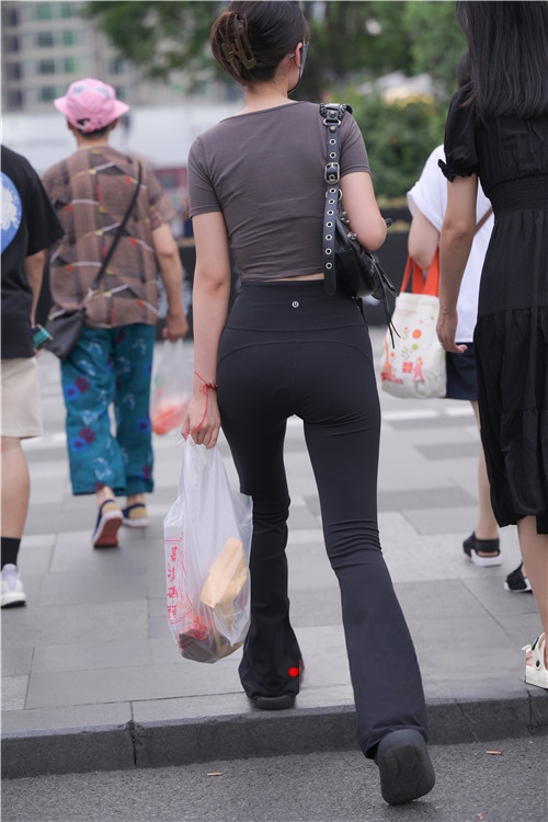 28072xxskxoew5zd.jpg