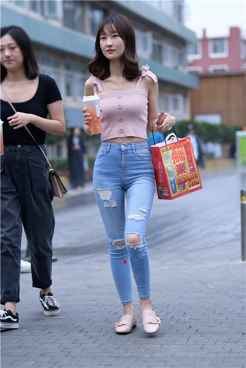 7930au3fxqnd0iu.jpg