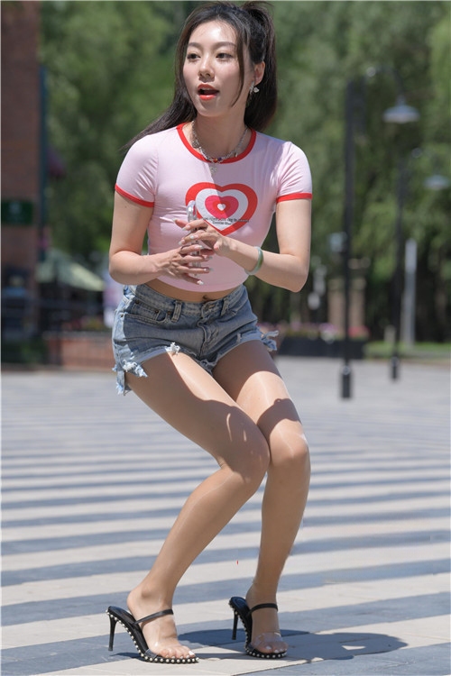 14919p1o5ctyae2a.jpg