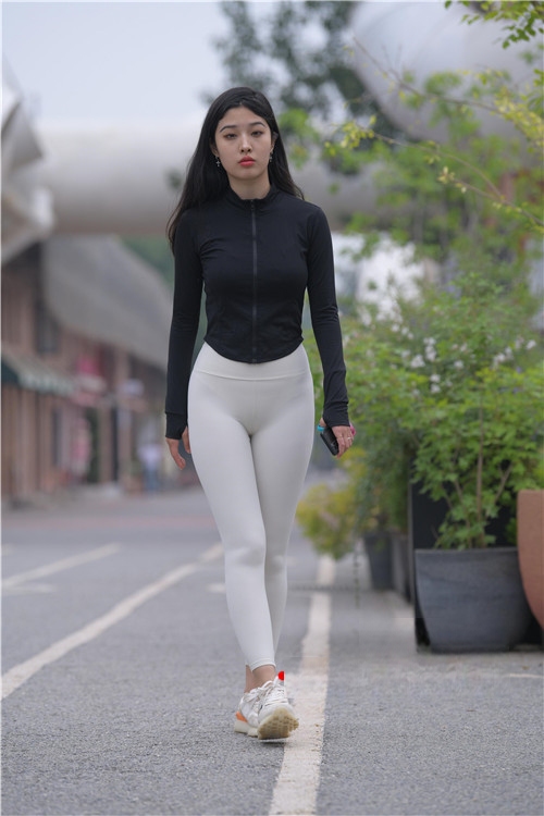 14767pe3cmrmrxqg.jpg