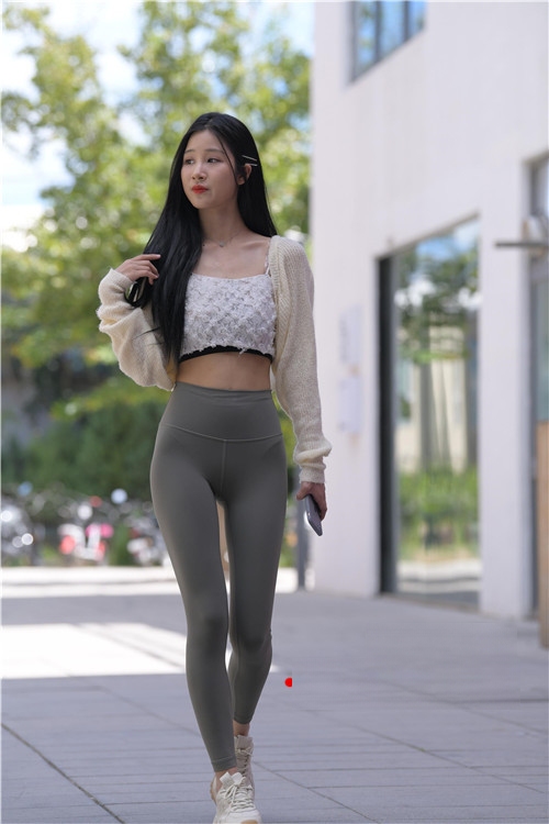 14688g5lkz43jbhh.jpg