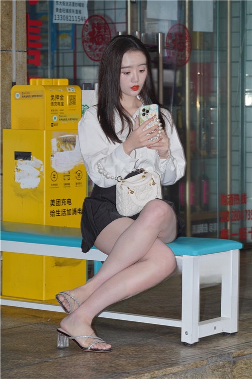 8715j0ac5fky4n5.jpg