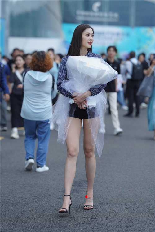 31675zkjhxxqjuin.jpg