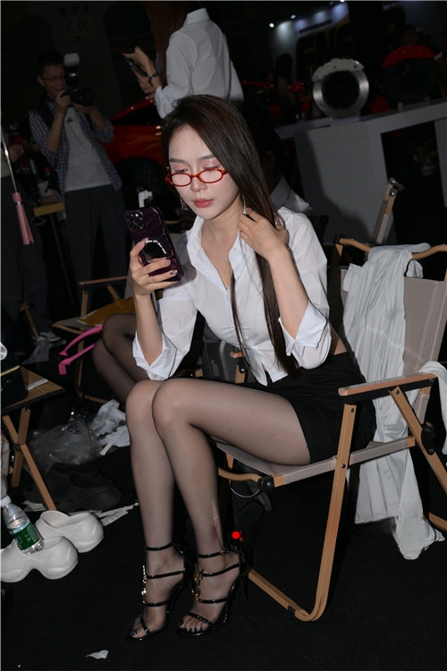 3070425fmayqnmb3.jpg