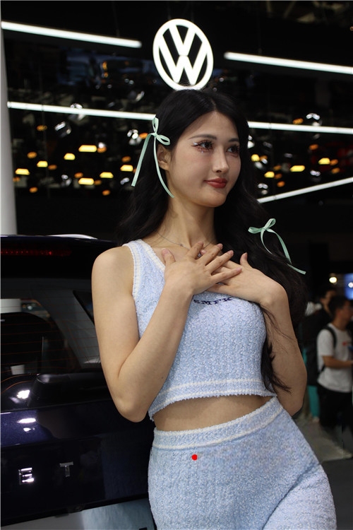 30475qbhnprmqqiy.jpg