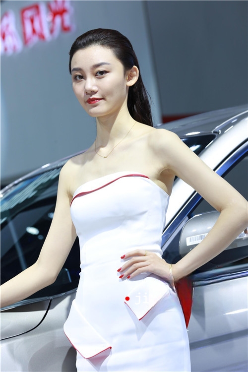 24018p5lhgft10ru.jpg