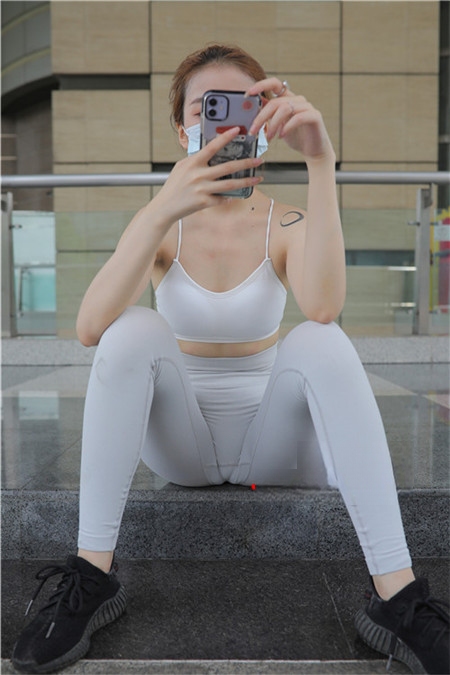 4562shvd3e5qorl.jpg
