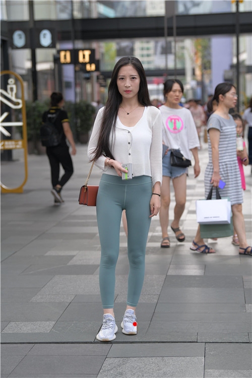 26403qt355uz5f5j.jpg